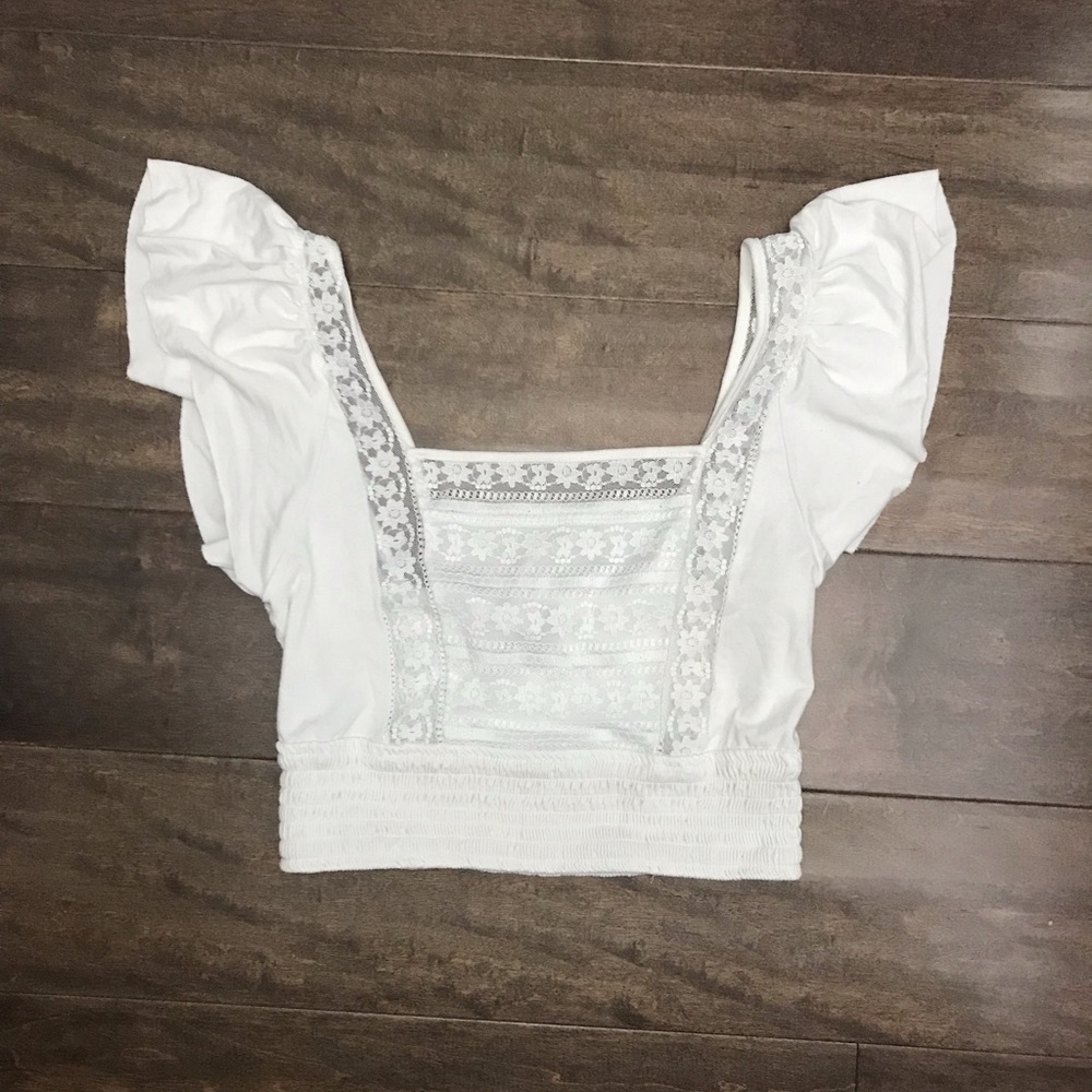 White Floral Crop Top 🌼